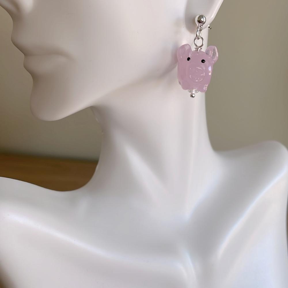 HAND CRAFTED PINK PIGLET EARRINGS Glass Pink Sterling Silver Posts Whimsical - Picture 6 of 12